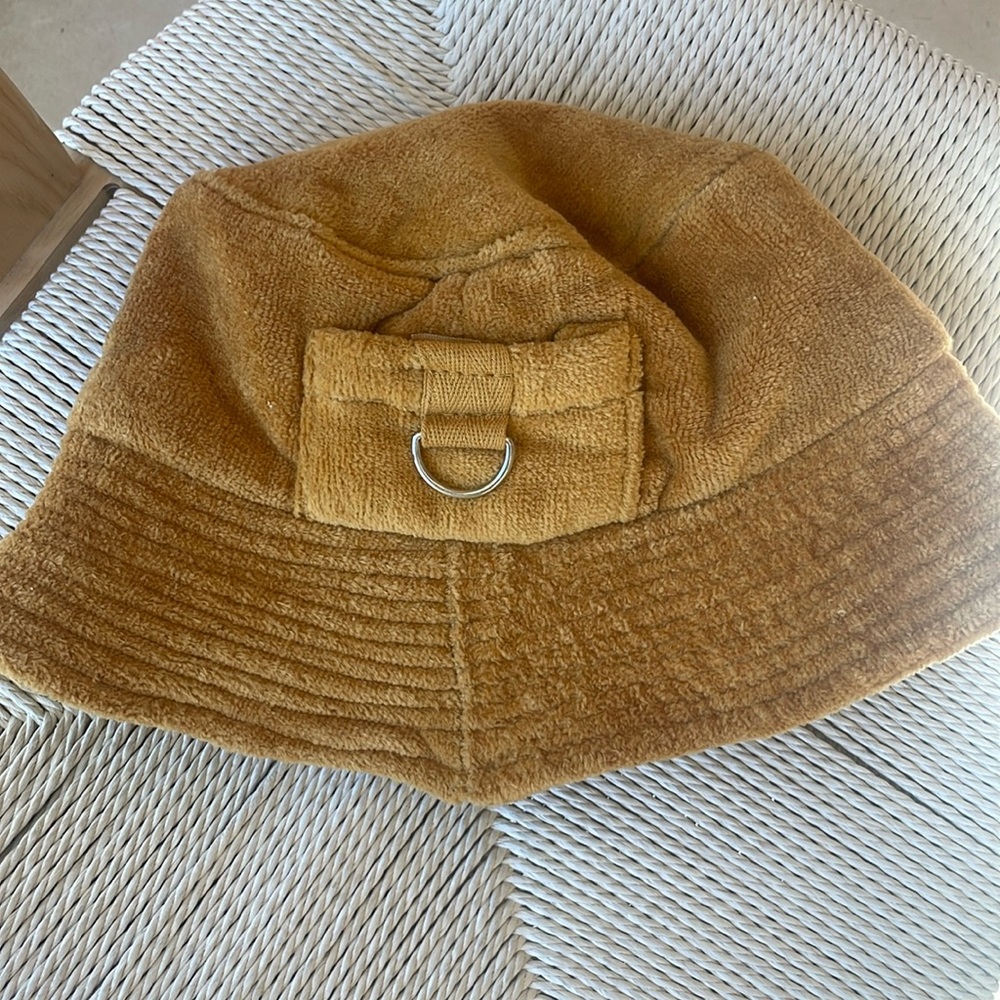 Business & Pleasure Toweling Bucket Hat in Vintage Gold Size S/M NWOT